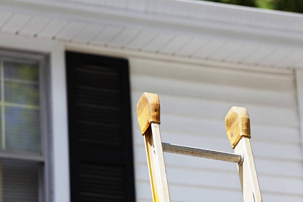 How To Choose The Right Materials for Your Siding Installation in 'Weaver, AL